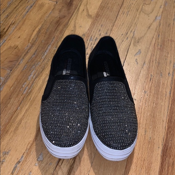 Skechers Shoes - Memory foam/ temperature control flat sneakers